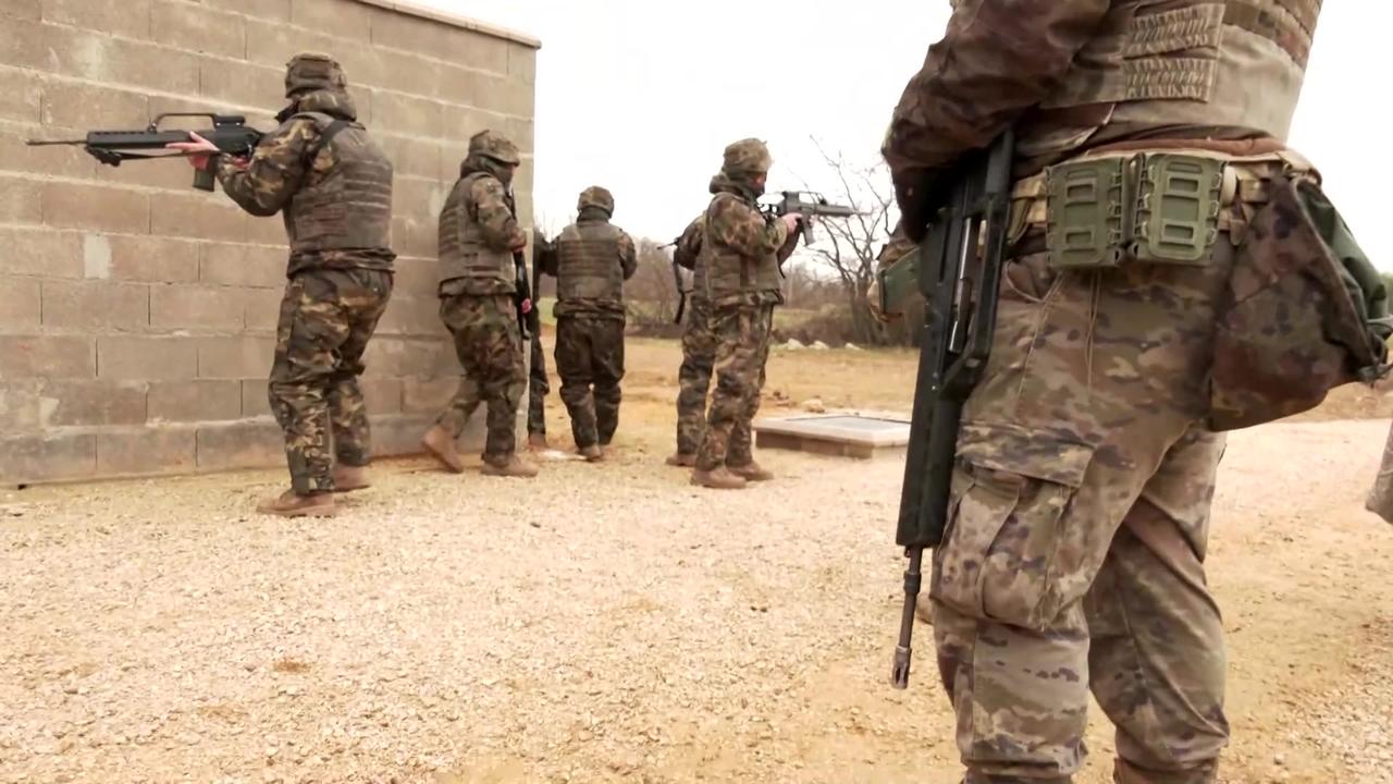 Ukrainian soldiers train in Spain, go back to war