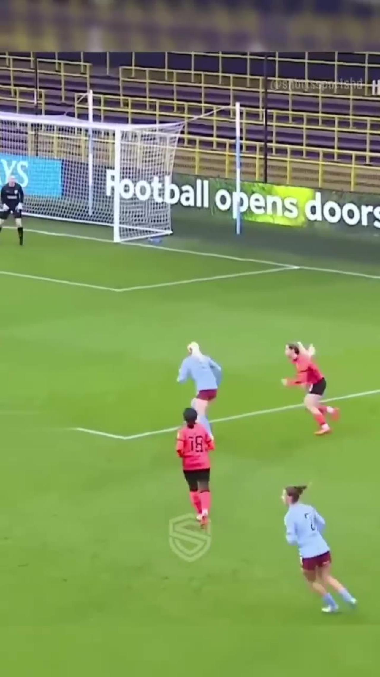 Funny moments in womens football