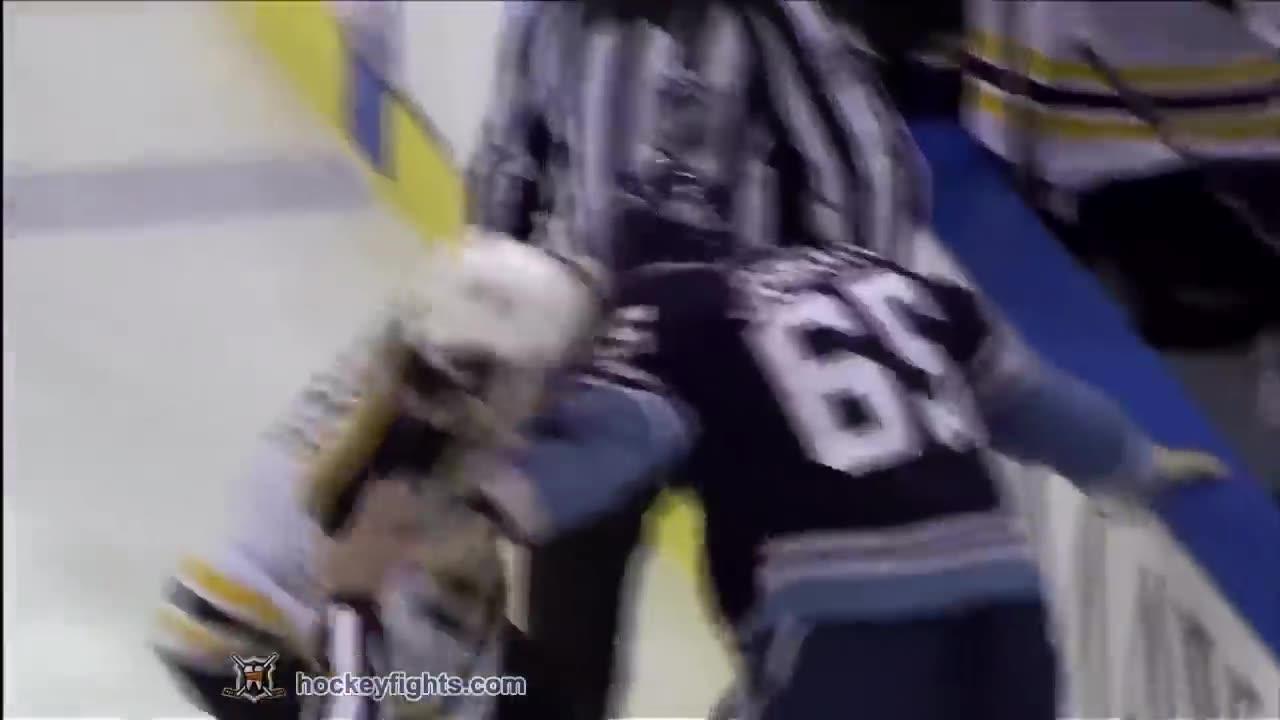 SPORTS FIGHTS - NHL  DON T DROP GLOVES WITH THE ROOKIE