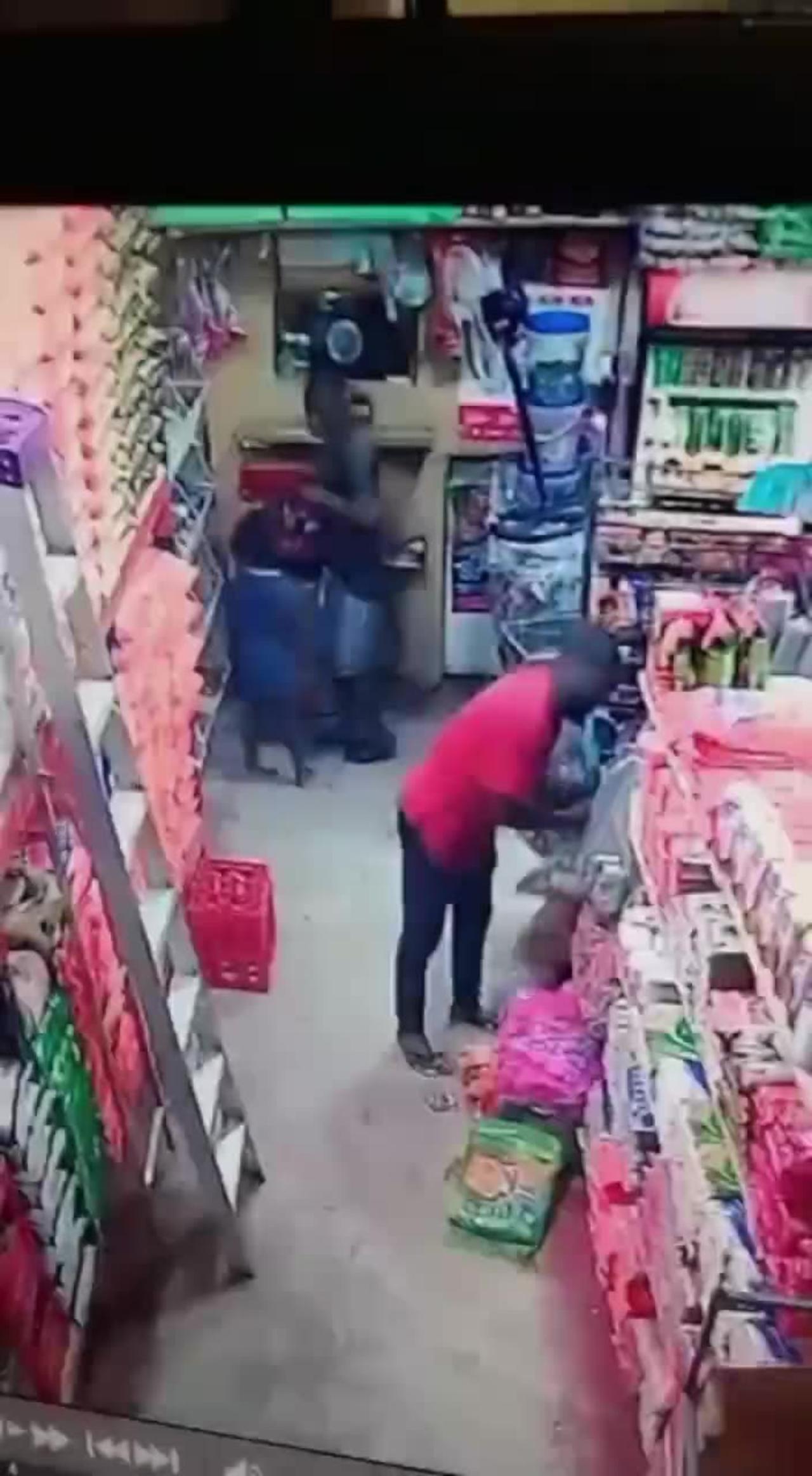 Man caught on shop’s CCTV camera with girl child he allegedly kidnapped