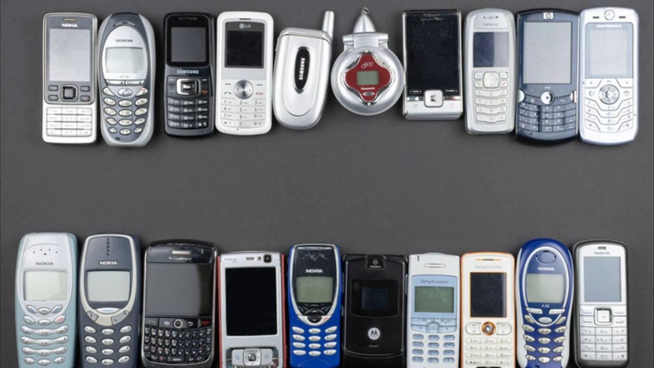 Dumb Phones Are on the Rise in America