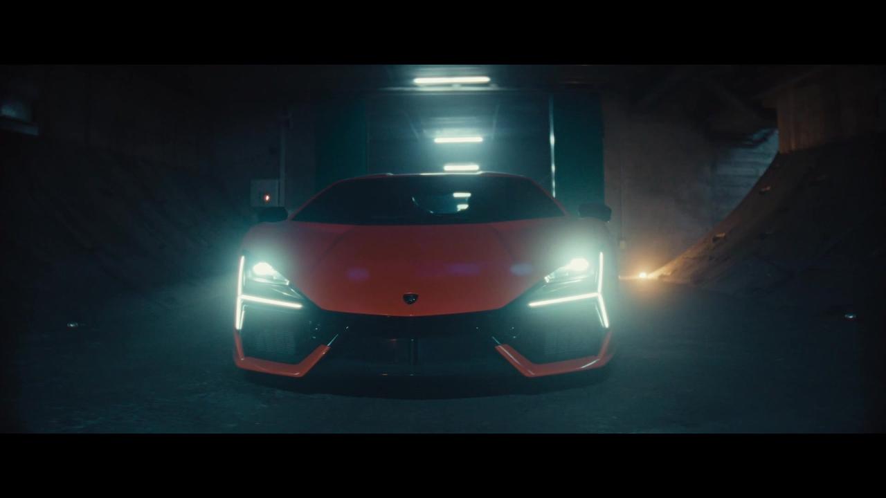 Lamborghini Revuelto - the first super sports V12 hybrid HPEV