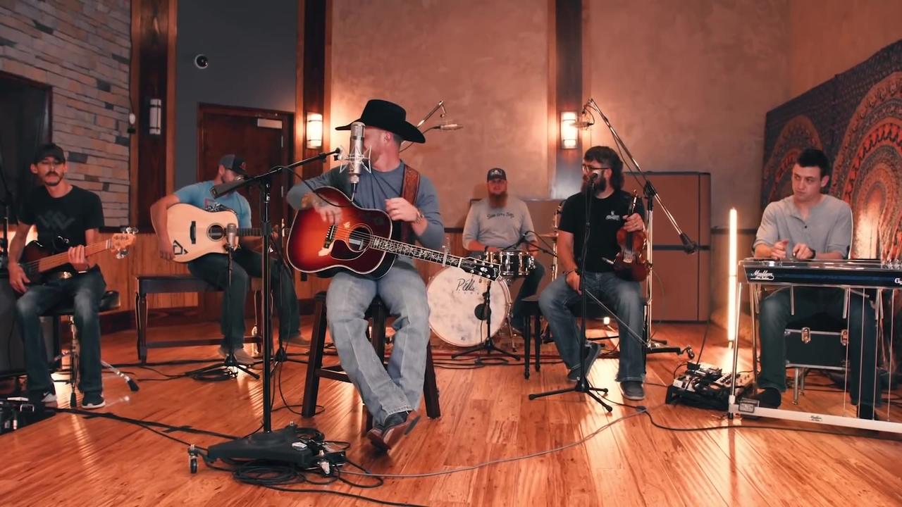 Cody Johnson - She s Acting Single (Acoustic)