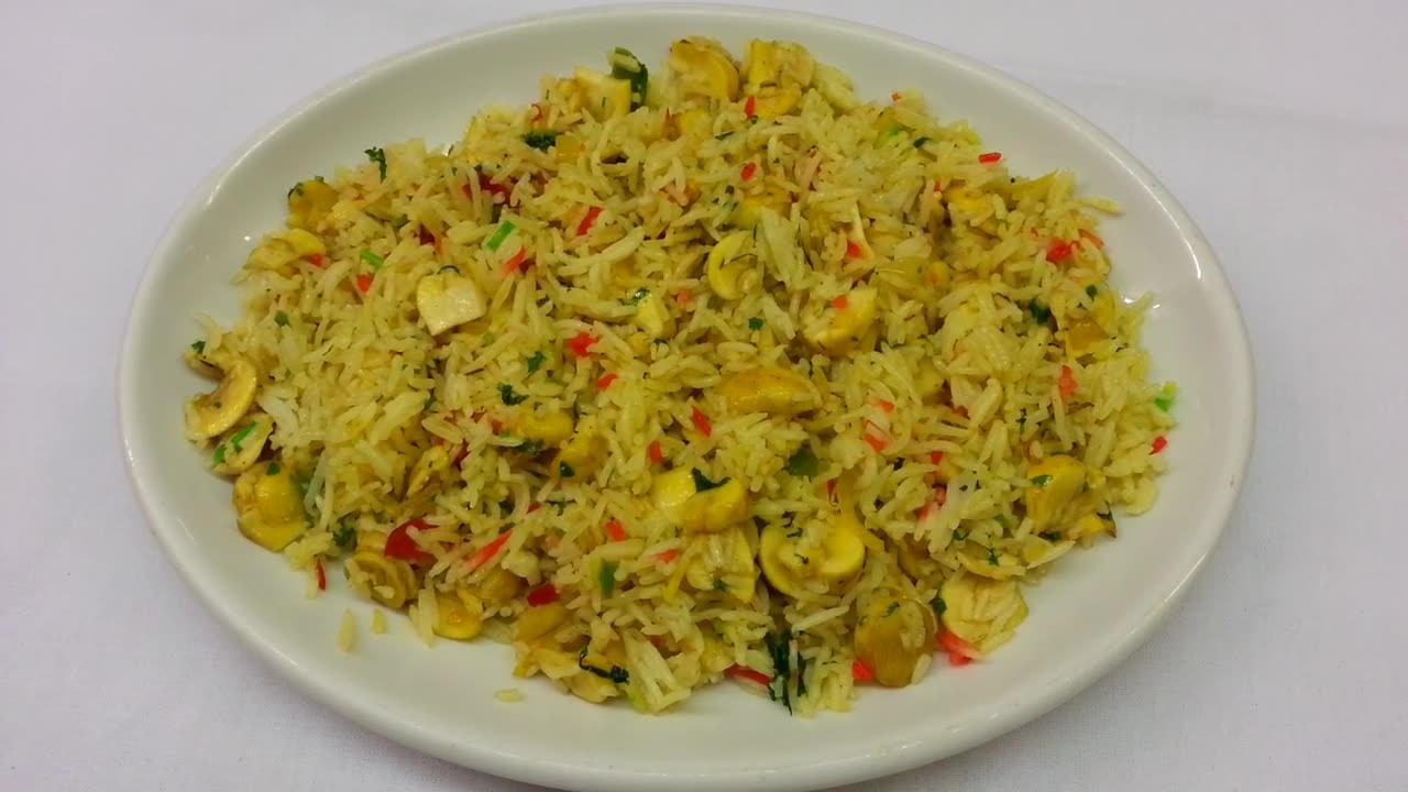 Mushroom Fried Rice [Indian Style Recipe] by Hindustani Khana