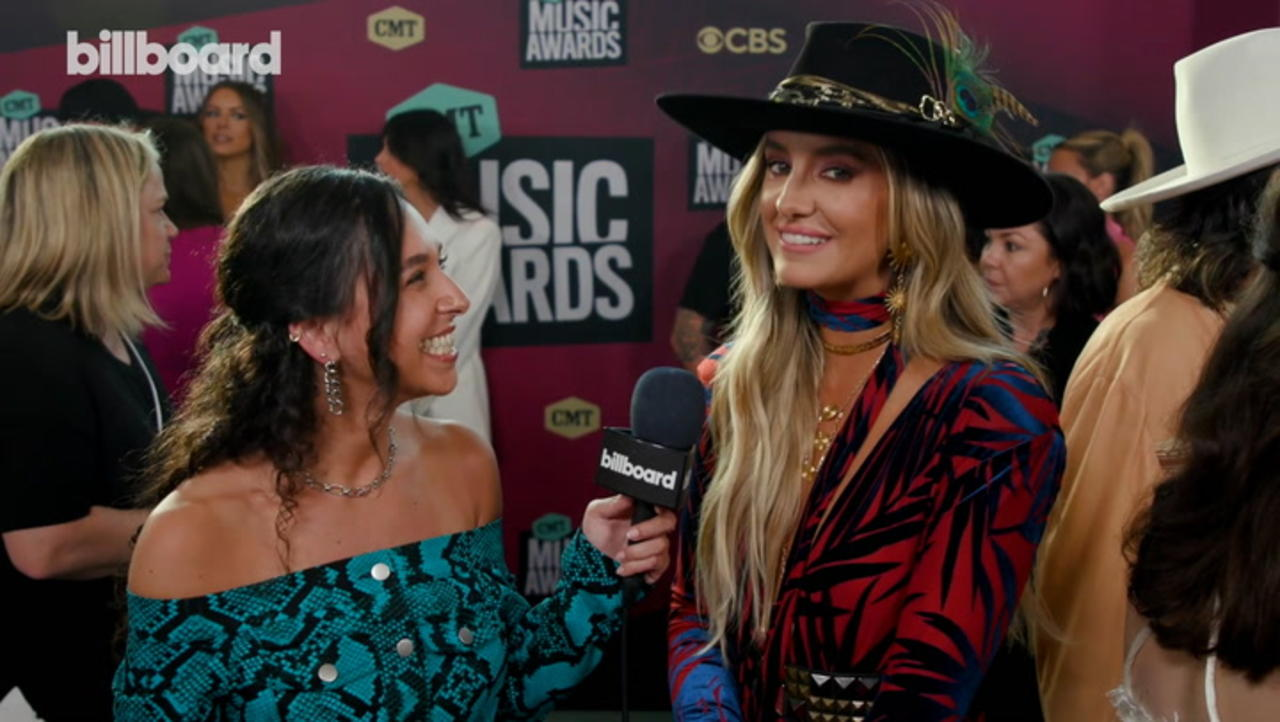 Lainey Wilson on Meeting The Black Crowes & Shania Twain, Performing with Alanis Morissette, Love for Meg Mcree, & More | CMT Aw