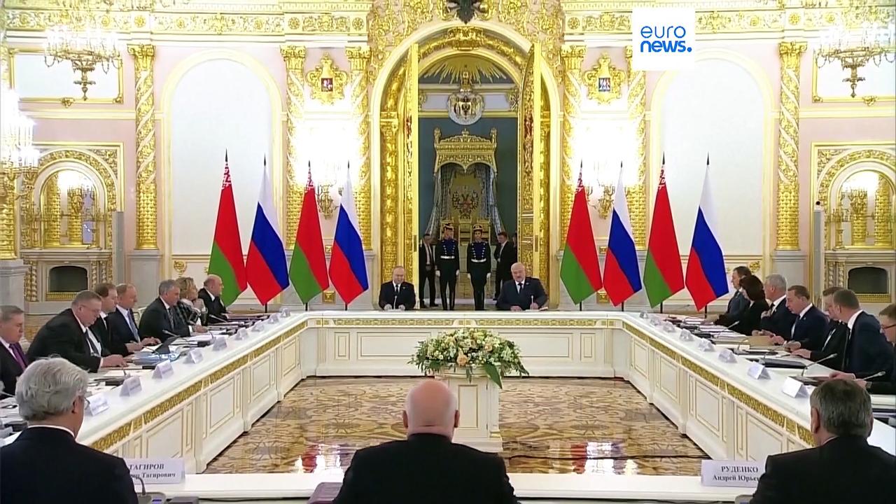 Putin and Lukashenko hold talks on closer defence and economic ties