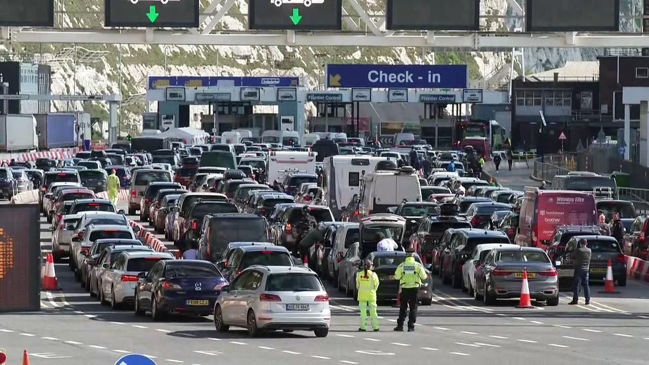 Long queues at Dover as port deals with Easter travel chaos