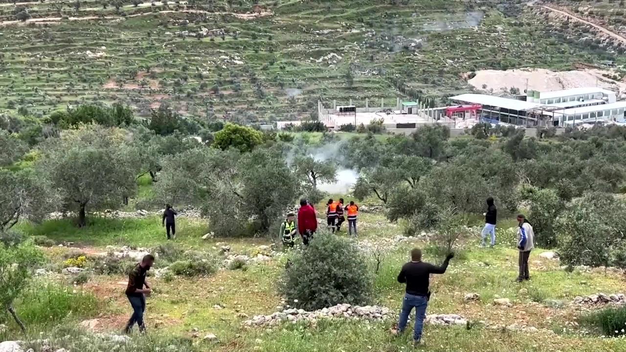 Tensions mount as Israelis march to illegal West Bank outpost
