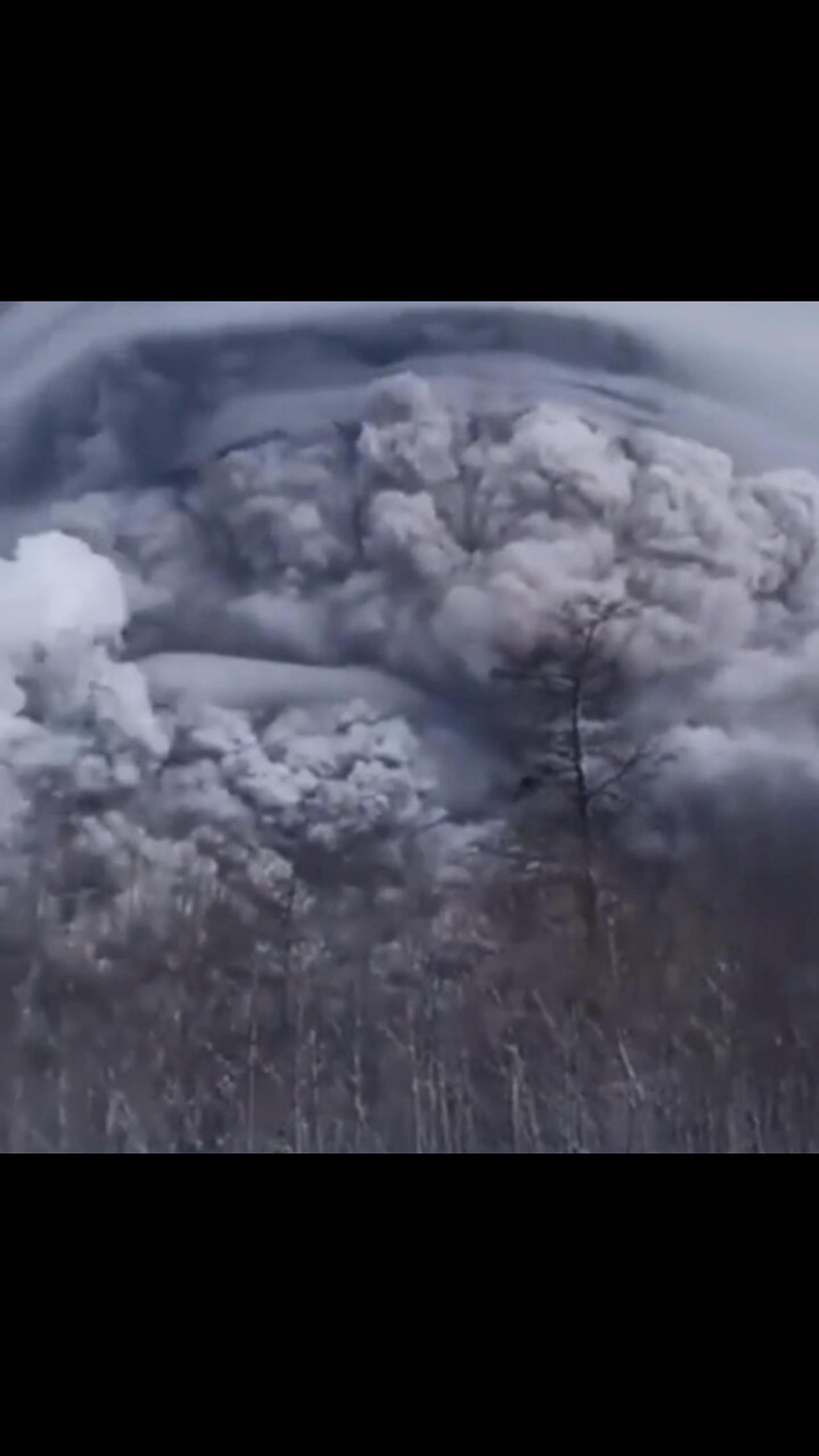 Shiveluch Volcano in Russia's Kamchatka peninsula erupted, 10 kilometers of Ash in the Sky