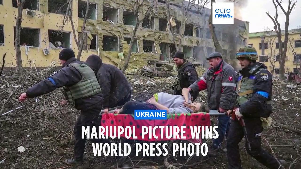 Evgeniy Maloletka wins World Press Photo of the Year award