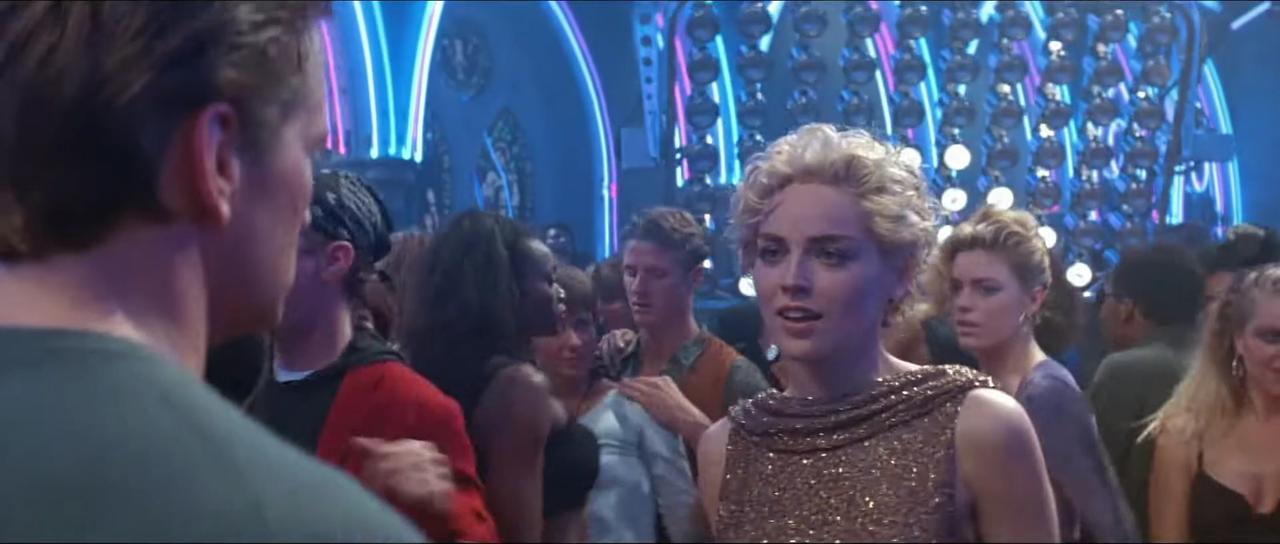 BASIC INSTINCT Movie - First Kiss - Sharon Stone, Michael Douglas