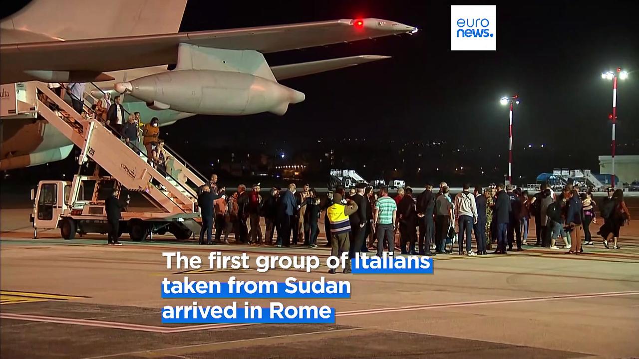 RAF planes arrive in Khartoum for large-scale evacuation of British nationals