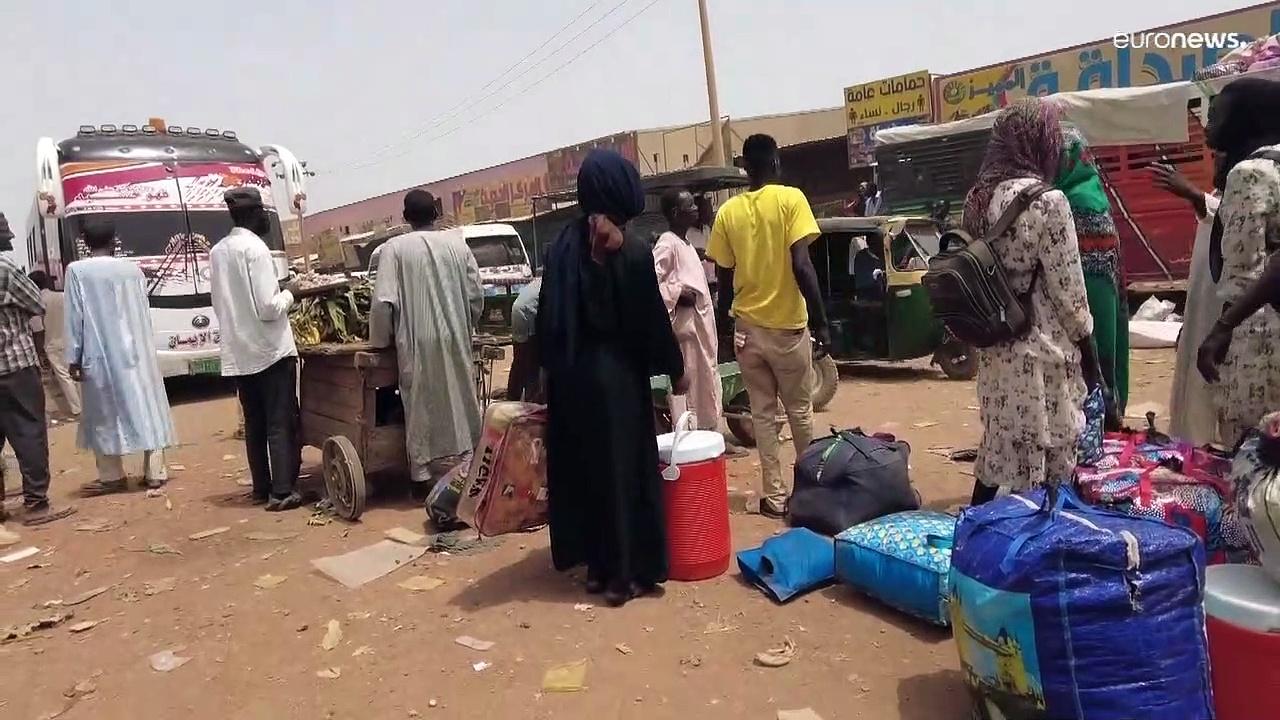 Thousands stream out of capital as Sudan fighting eclipses new truce