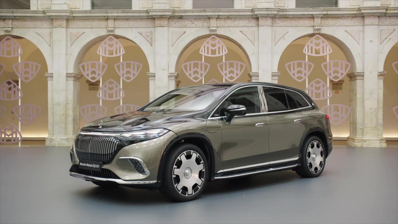 Mercedes-Maybach EQS SUV Design Preview in Studio