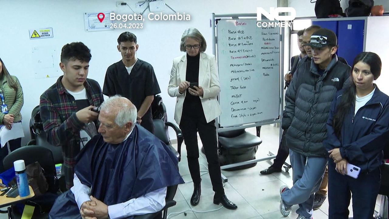 Watch: Borell gets haircut by Colombian barber