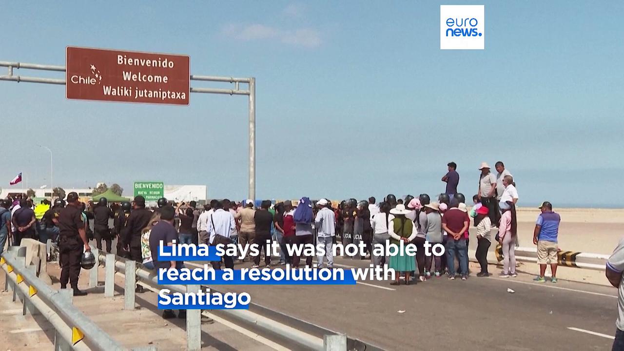 Hundreds of people are stranded between the Peru and Chile border - some without food or water