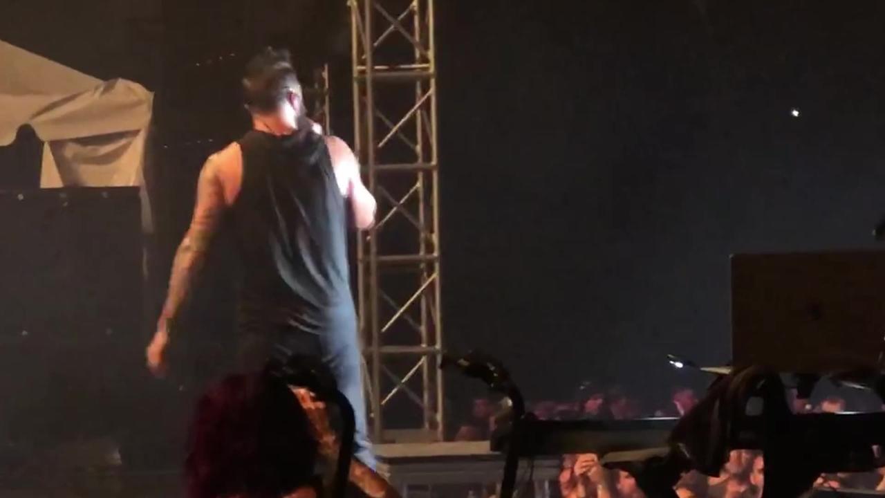 SKILLET Front Man JOHN COOPER Talks From The Stage About What's Wrong With the Christian Church