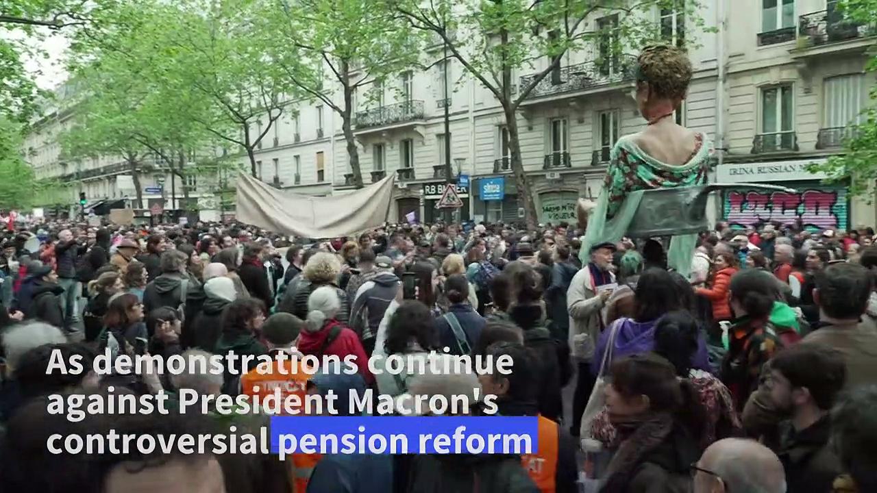 'We don't want this world': Protest in the streets of Paris for May Day