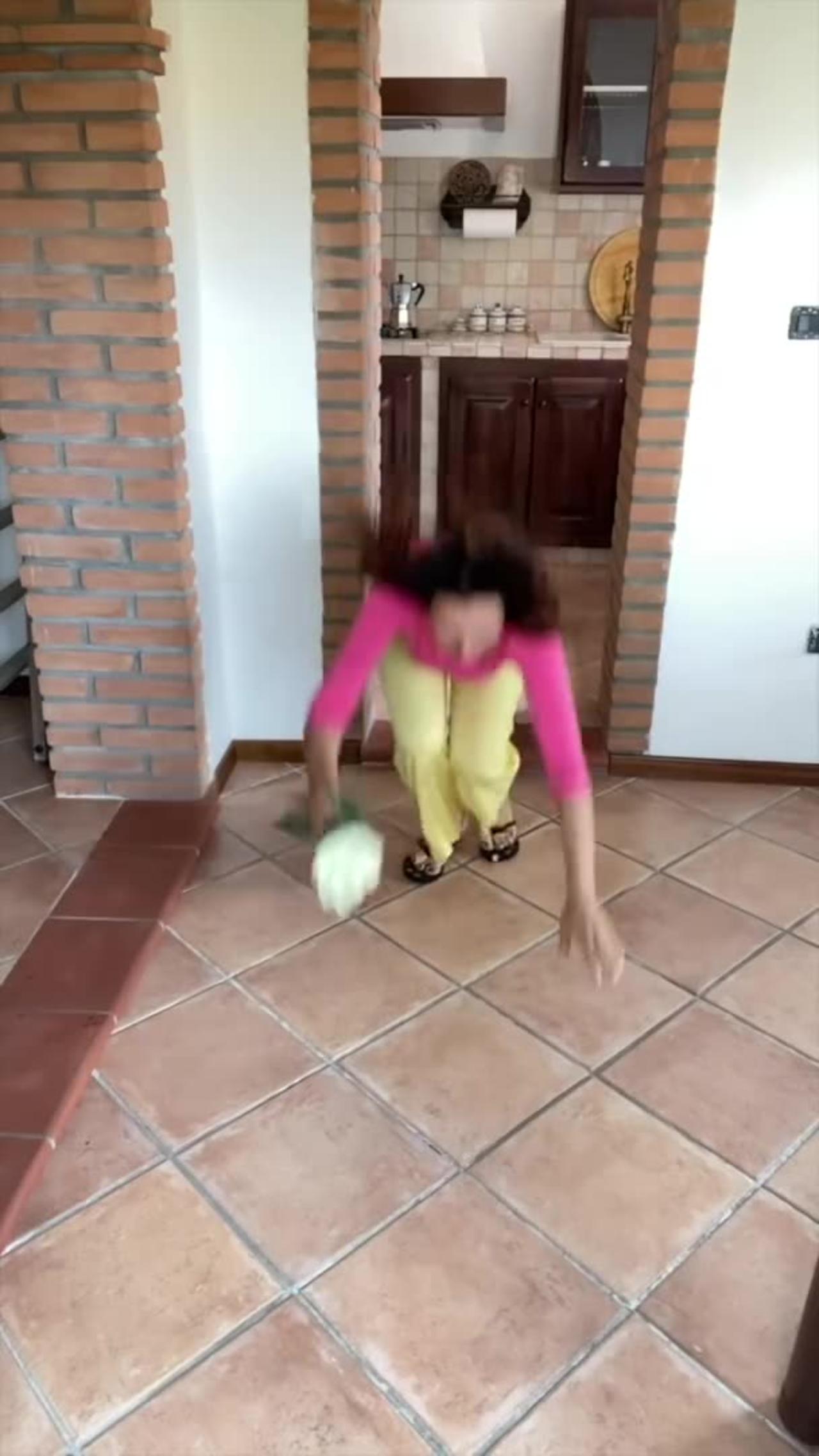 Must-See TikTok: Selly's Funny Video