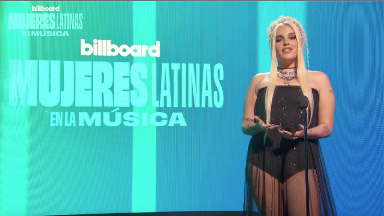 Elena Rose Presents Emilia Mernes With the Rising Star Award | Billboard Mujeres Latinas En La Música