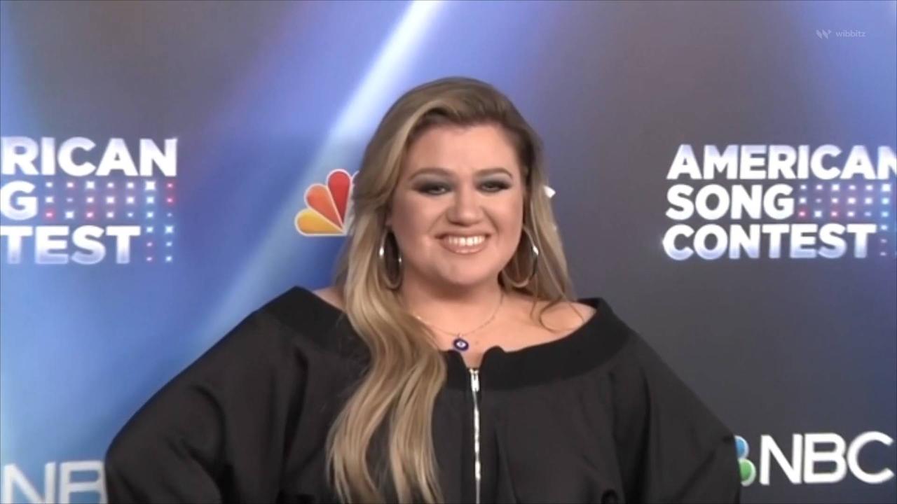 ‘The Kelly Clarkson Show’ Is a Toxic Work Environment, Staffers Say