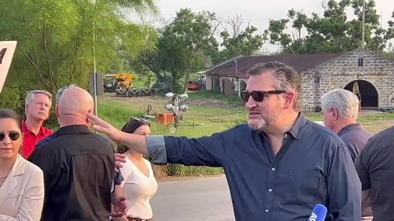 Ted Cruz Goes Ballistic On Reporter At The Border: 'You Should Be Ashamed!'