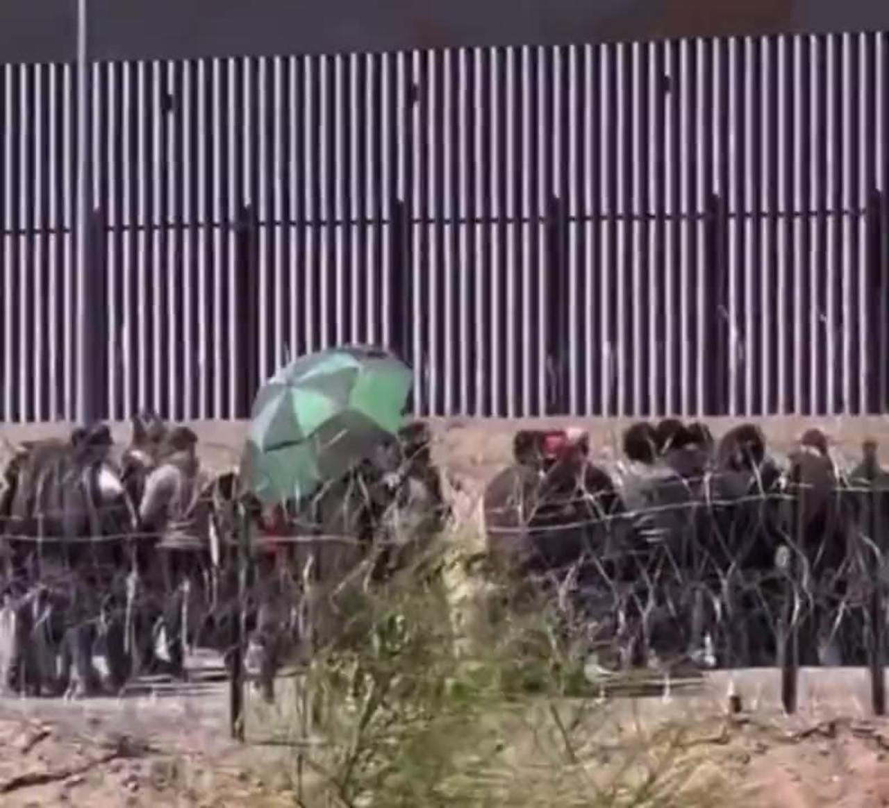 The US border is now just an open gate.. One News Page VIDEO