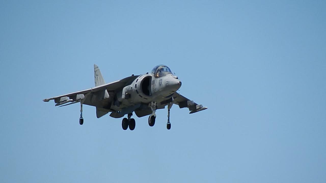 USMC AV-8B Harrier demo