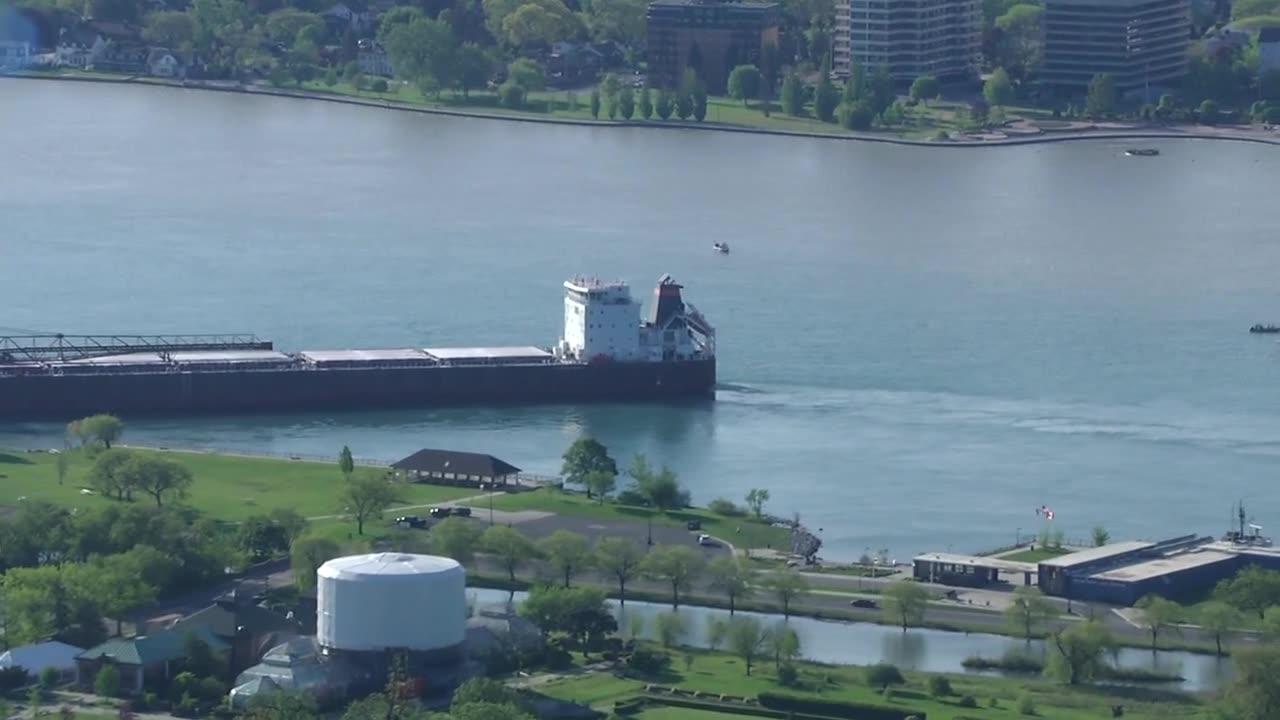 Freighter runs aground in Detroit River