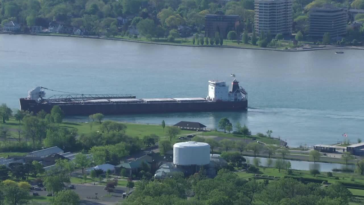 Freighter freed after running aground in Detroit River near Belle Isle