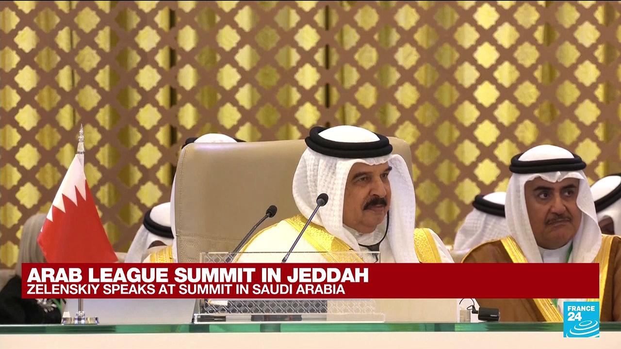 Replay : Ukraine's Zelensky gives a speech at Arab League summit in Saudi Arabia