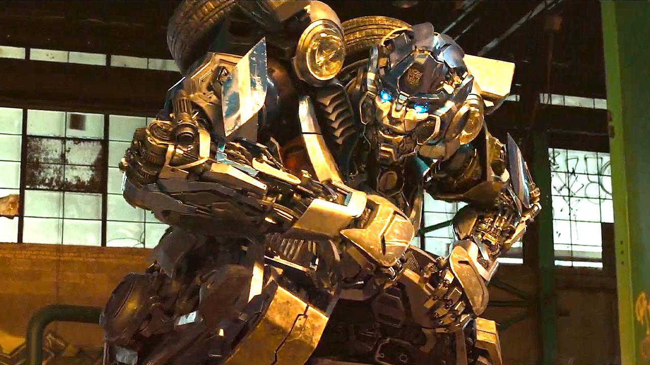 Car Chase Clip from Transformers: Rise of the Beasts