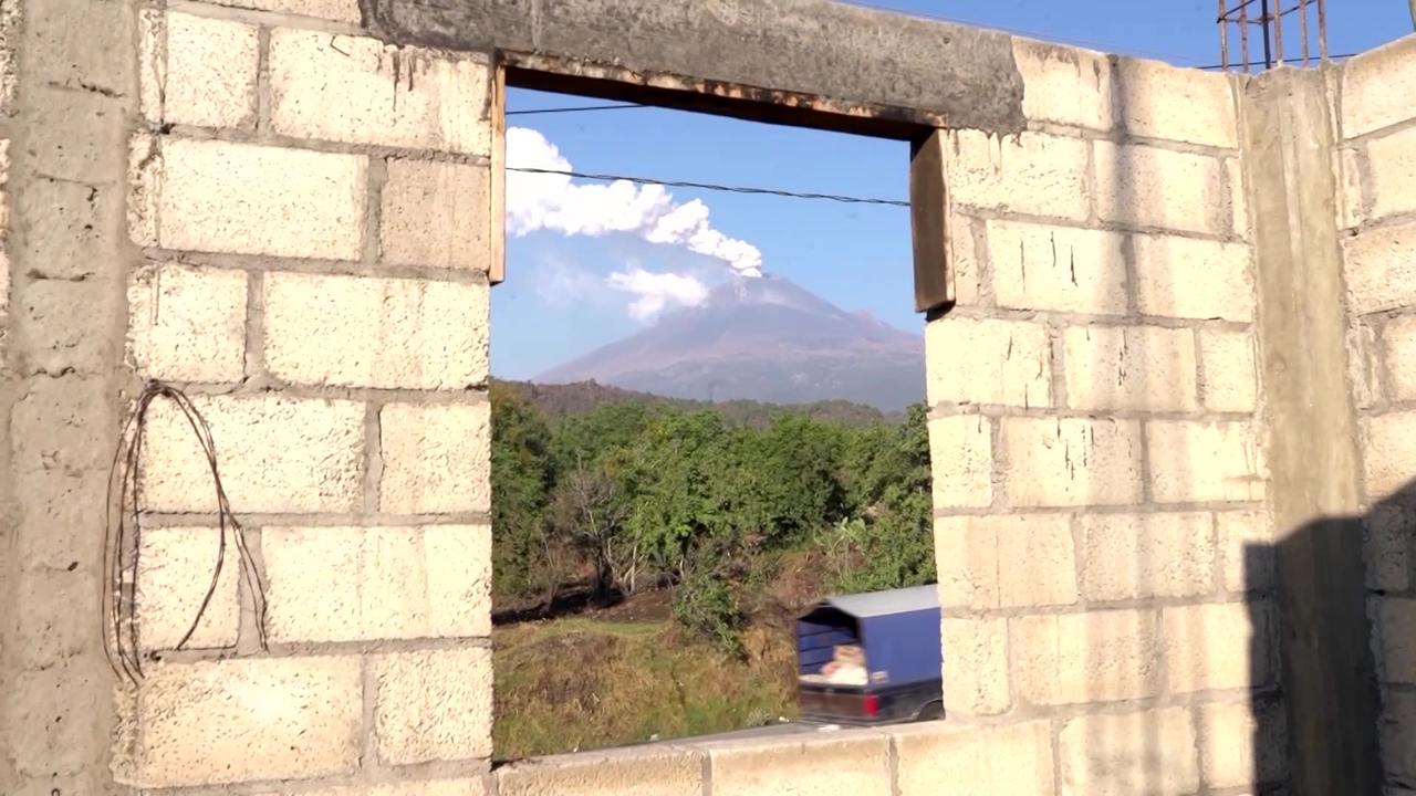 Mexico's El Popo volcano fills towns with ash
