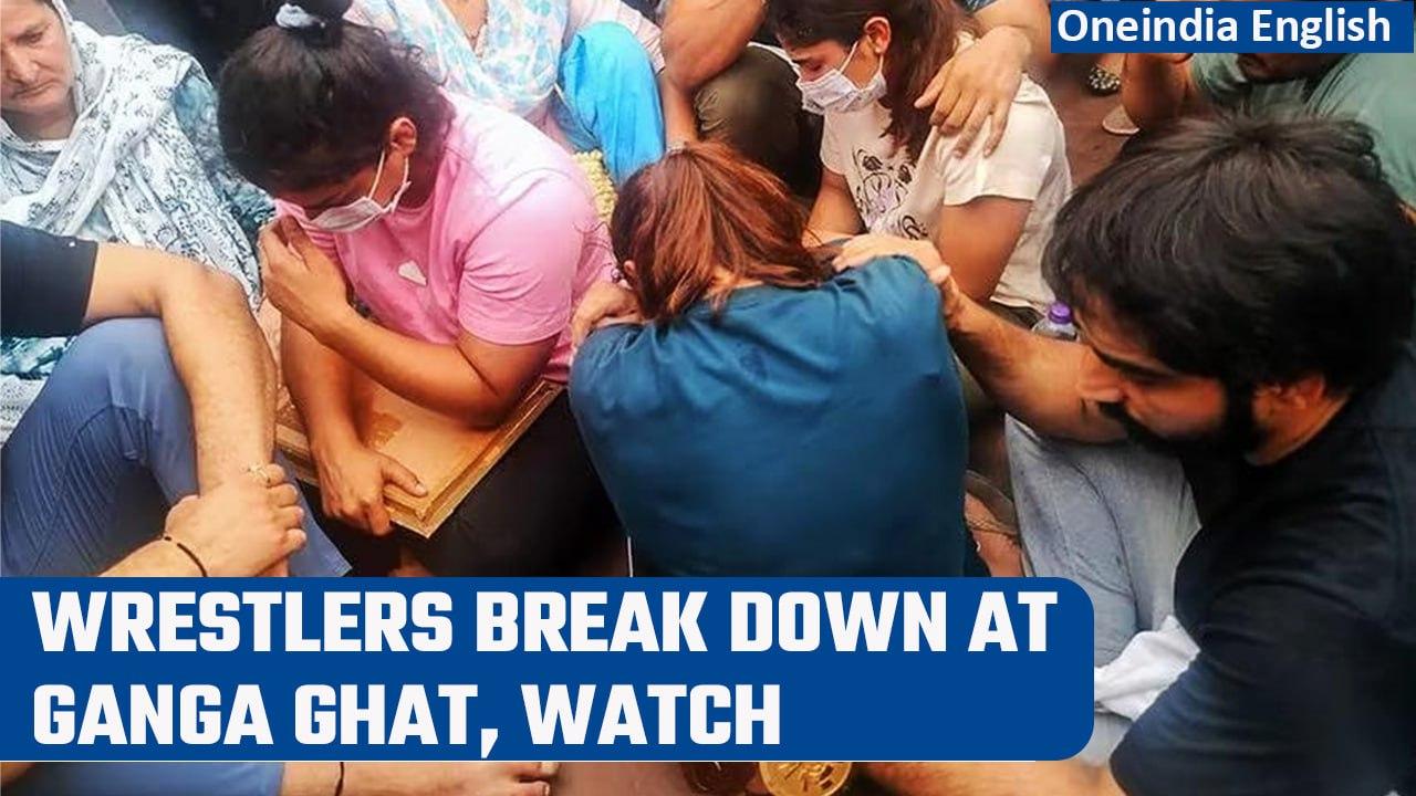 Wrestlers break down as they reach at Haridwar Ganga Ghat | Wrestlers Protest | Oneindia News