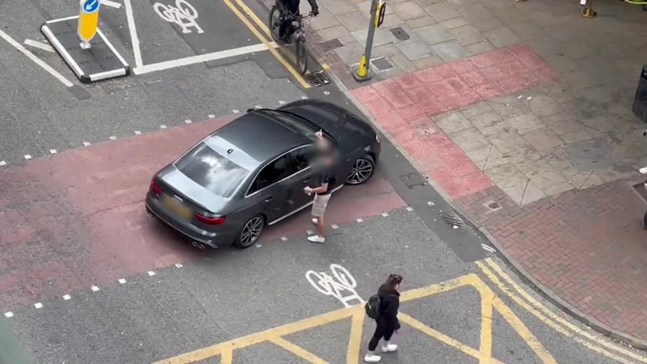 Shocking moment driver parks on pedestrian crossing so he can go to Tesco
