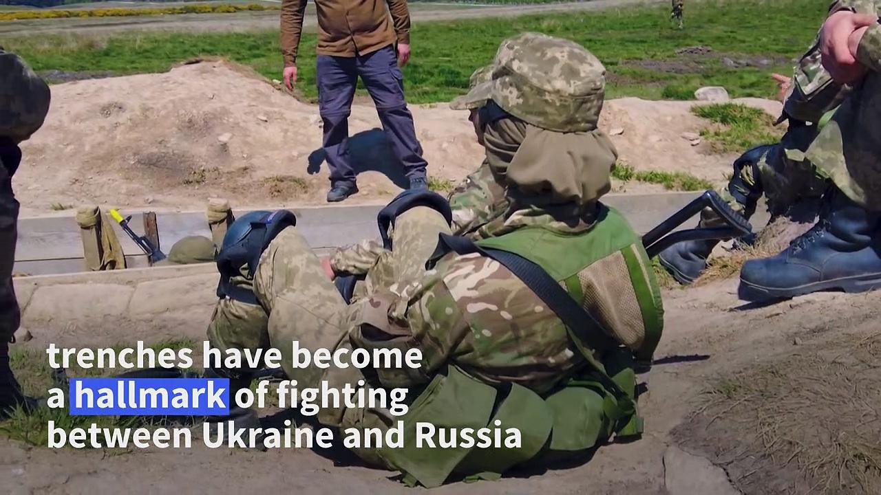 Ukrainian volunteers train in England for trench warfare