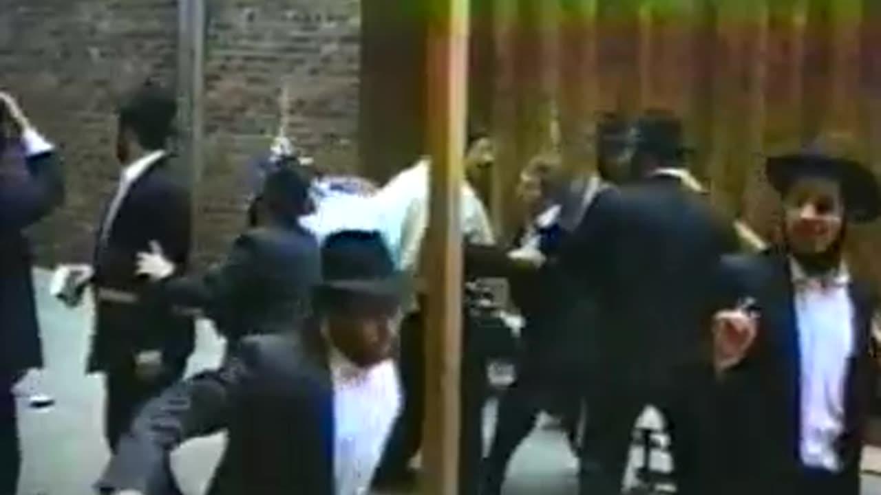 24. Erev Yom Kippur 5750 before Birchas One News Page VIDEO