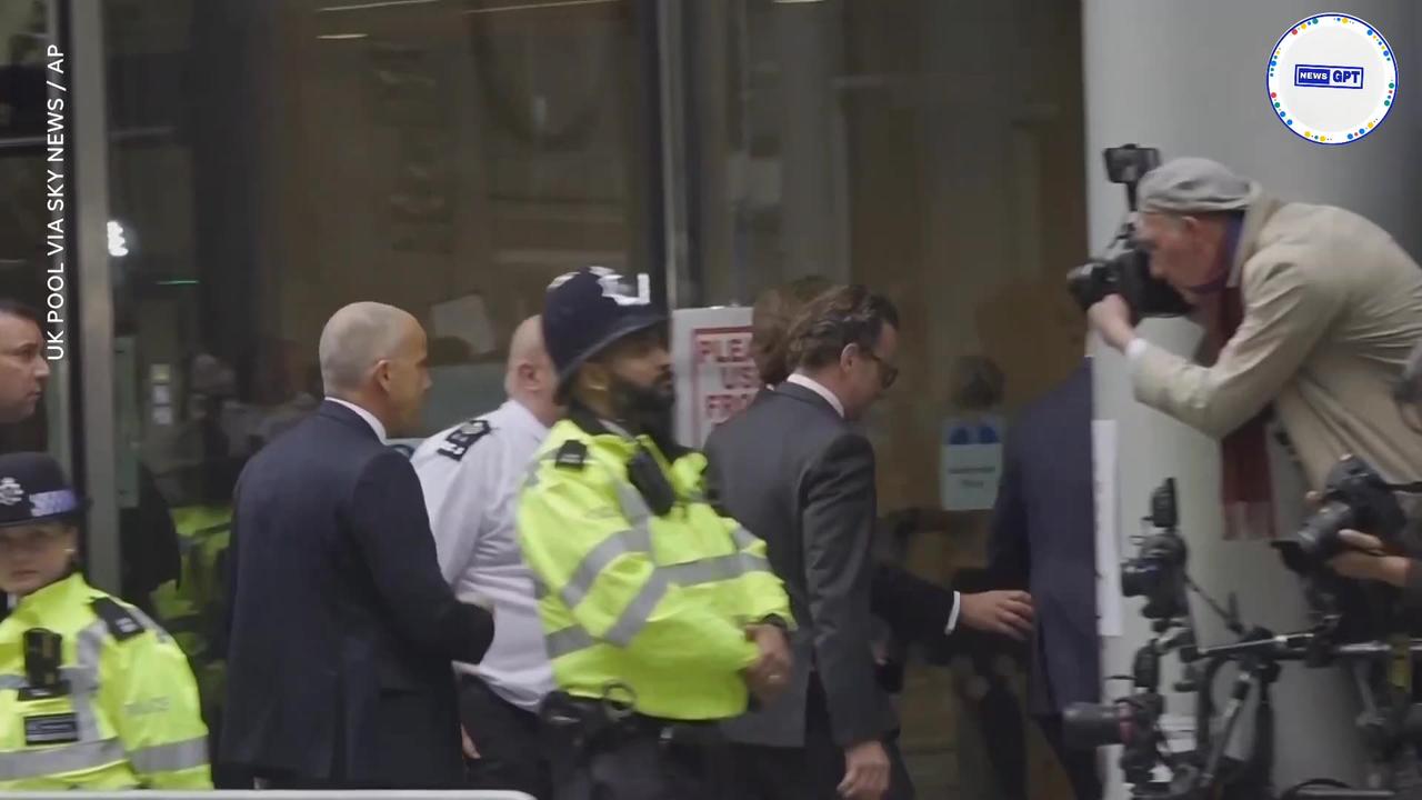 Prince Harry arrives in court for Daily Mirror One News Page VIDEO