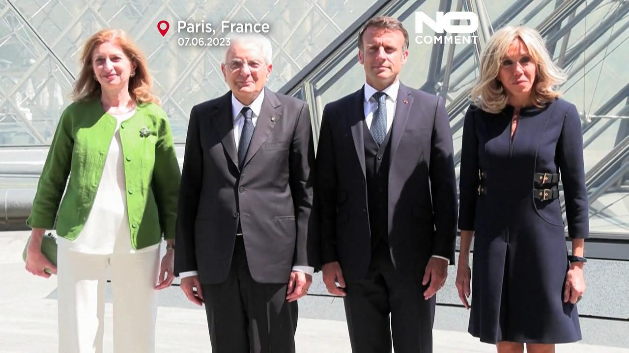 WATCH: The presidents of France and Italy see a new exhibition at the Louvre
