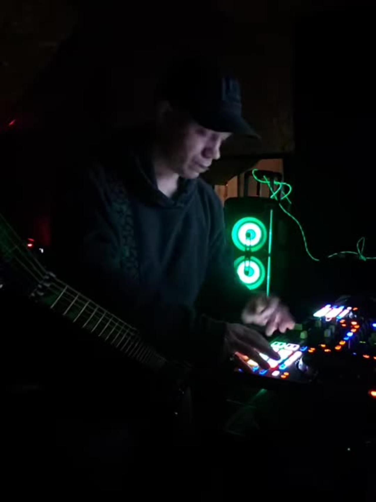 Justin Velocity - Experimental Jamming -on- FGE & Bobby Shmurda Tracks