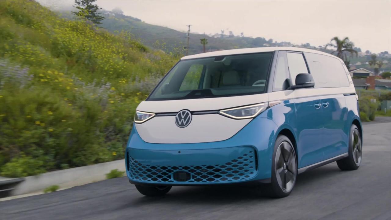 Three-row Volkswagen ID. Buzz Driving Video - One News Page VIDEO