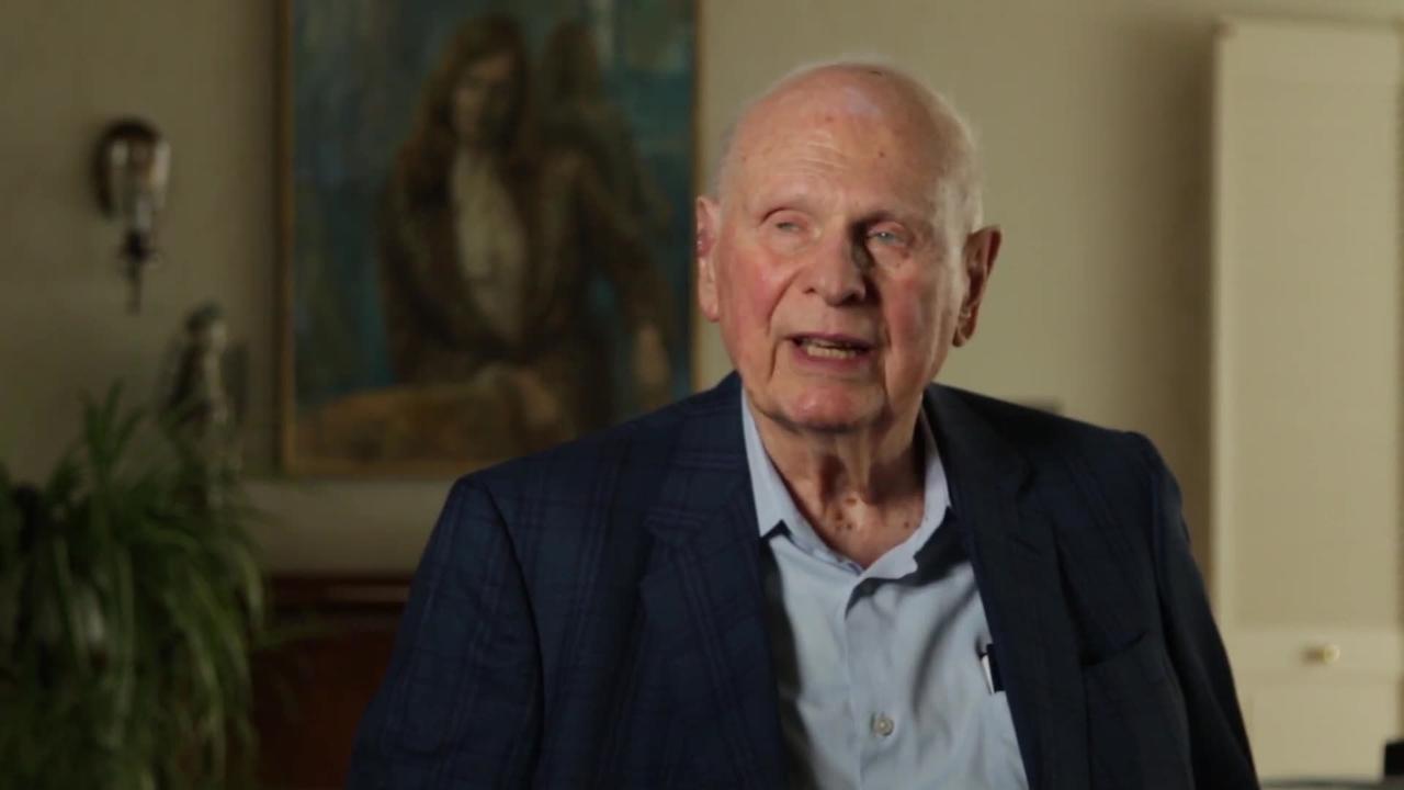 Paul Hellyer (2019) Who is visiting earth and why.