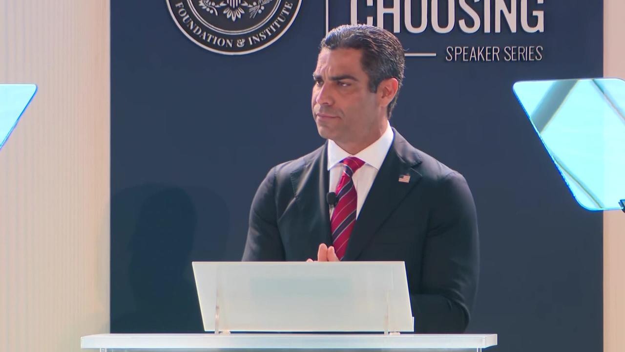 Miami Mayor Suarez launches 2024 presidential bid with blast at Biden’s policies, ideology