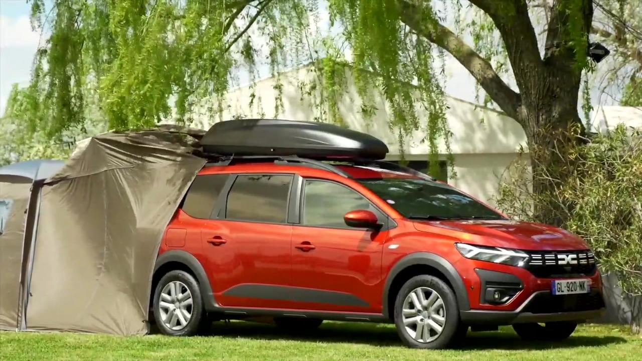 Dacia Extreme Range - Line-Up and Camping