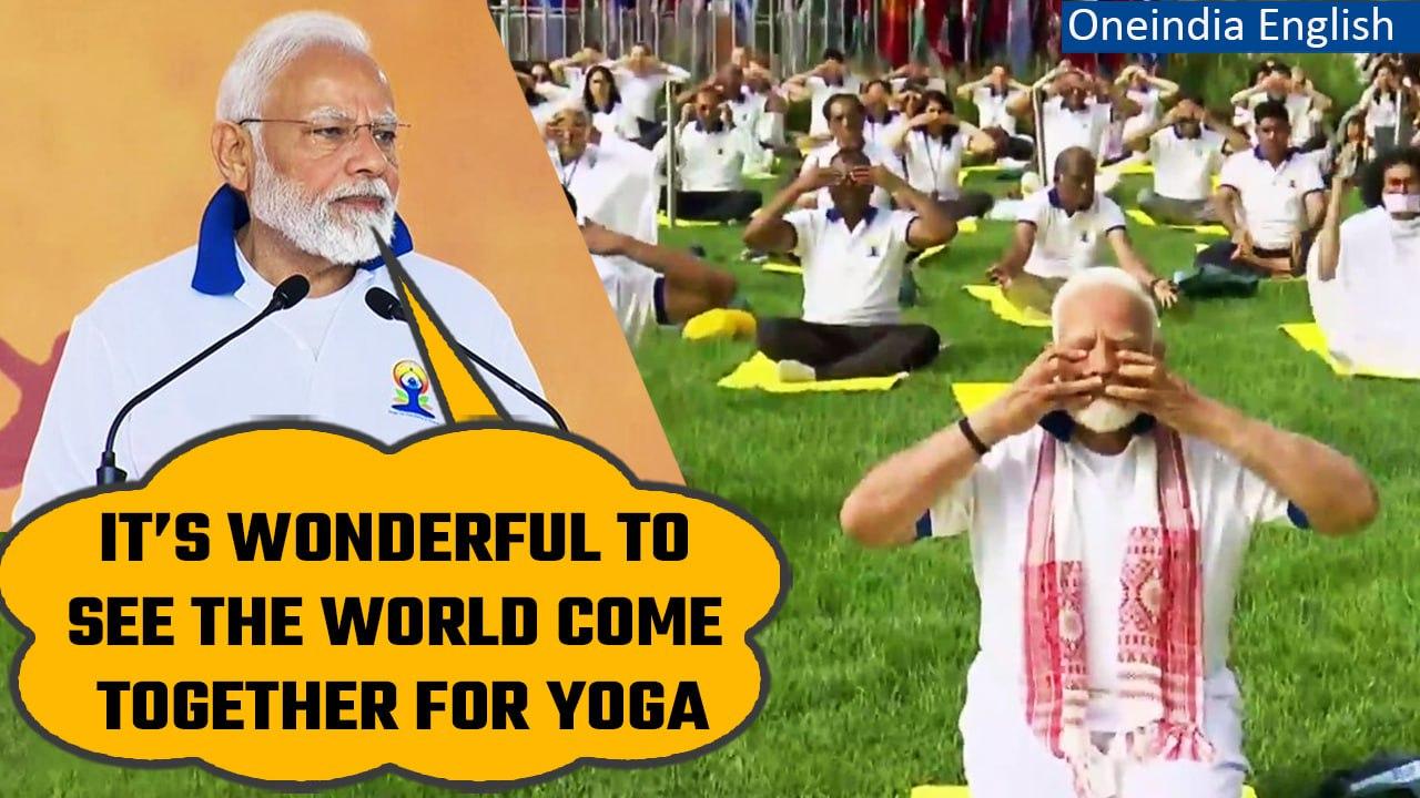 PM Modi leads International Yoga Day event at the UN HQ in New York | Watch | Oneindia News