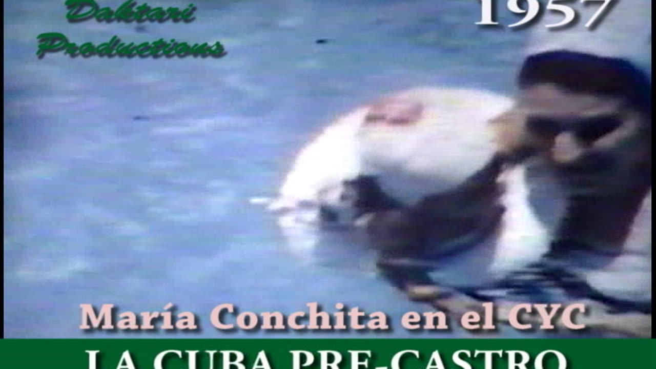 1957 M06 María Conchita en la piscina del Cienfuegos Yacth Club