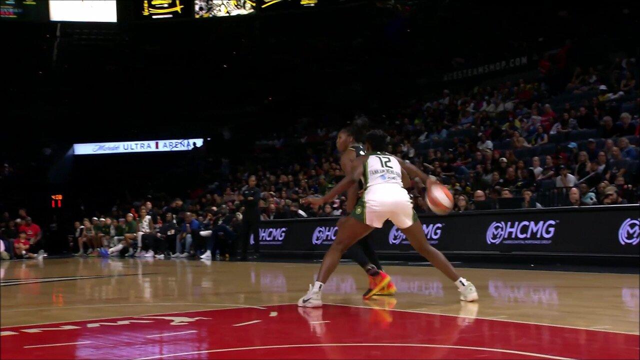 FILTHY No-Look Behind The Back Bounce Pass By Chelsea Gray To Bell For The Layup! | Las Vegas Aces