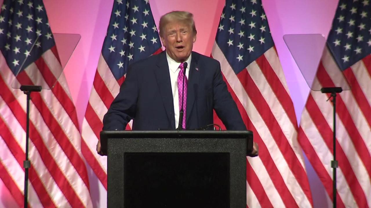 Trump receives “Man of the Decade” award at Michigan GOP dinner