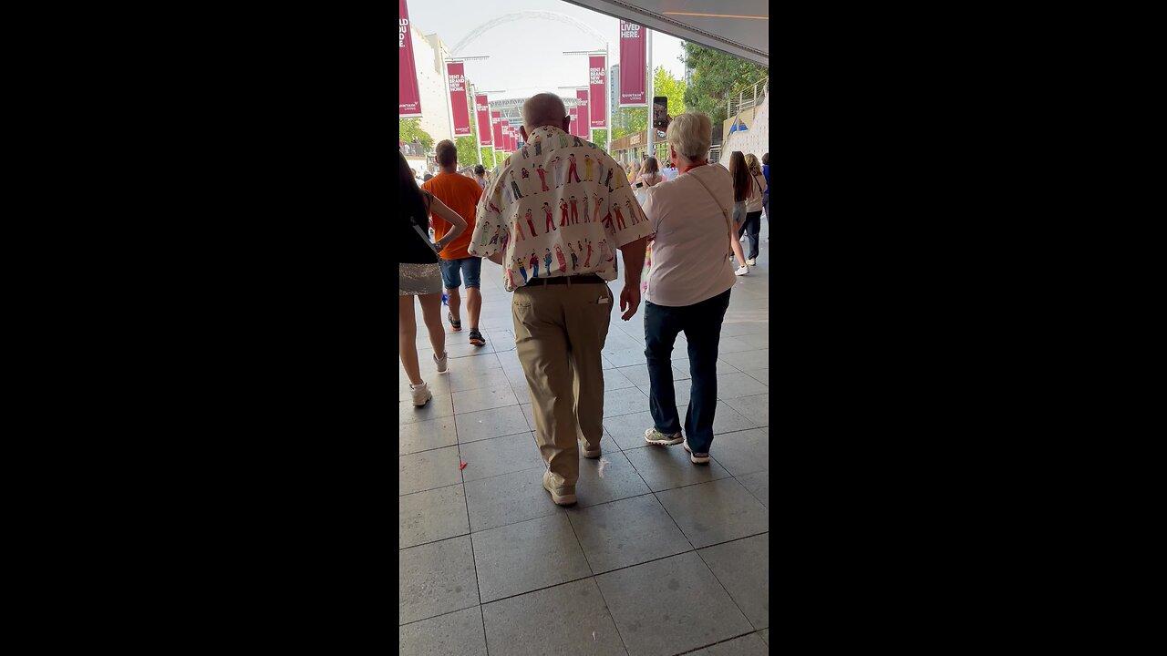 Elderly man is wearing an amazing shirt to a Harry Styles concert!.MOV