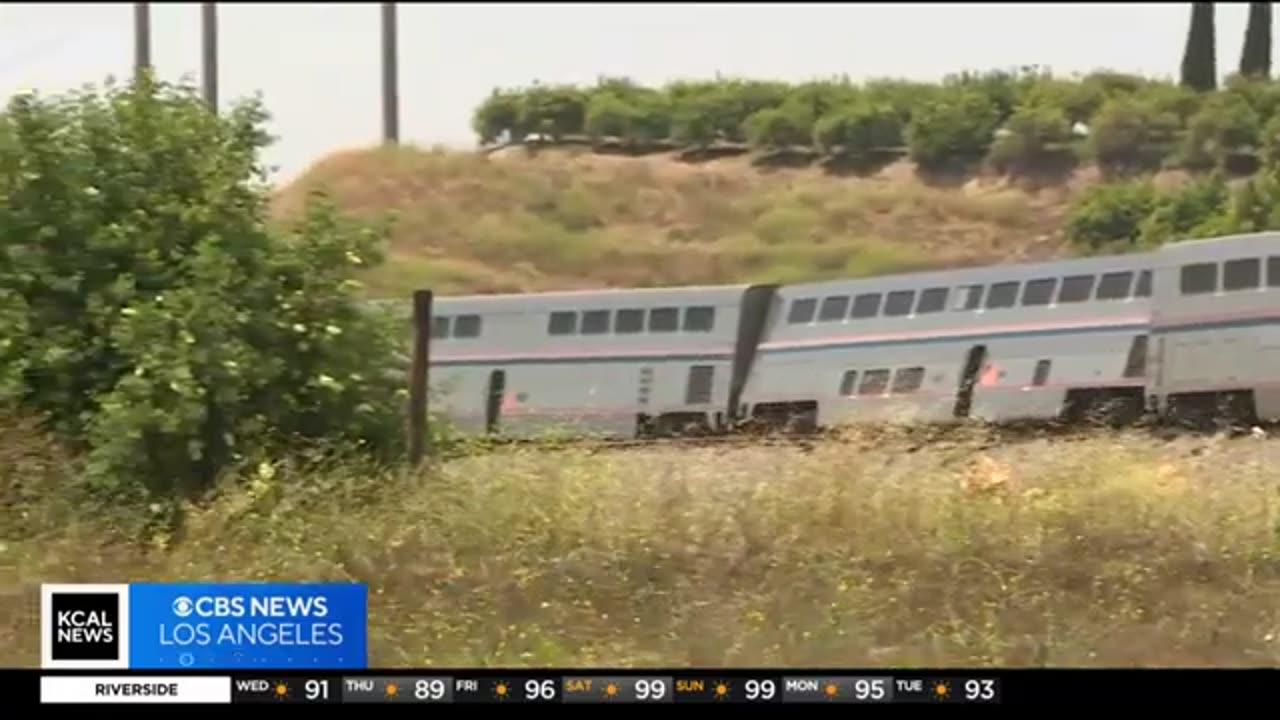Breaking!👀 At least 15 people were hospitalized after an Amtrak train collided with a Ventura County